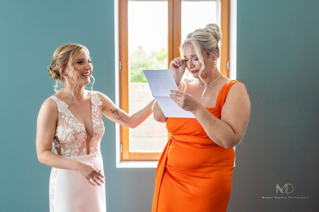 Lecture d'une lettre pour la témoin