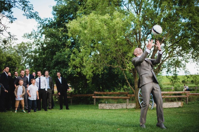 jeu du marié lancer du ballon de foot