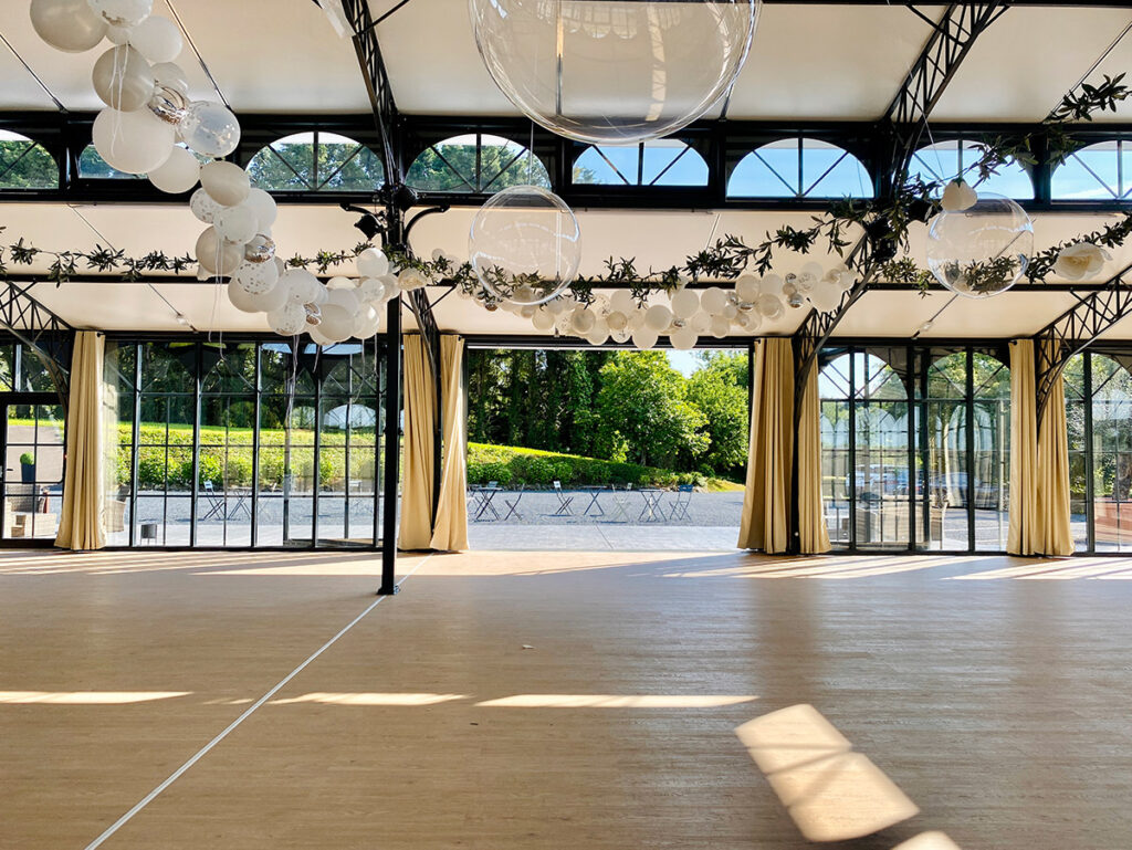 Salle intérieur mariage avec verrière