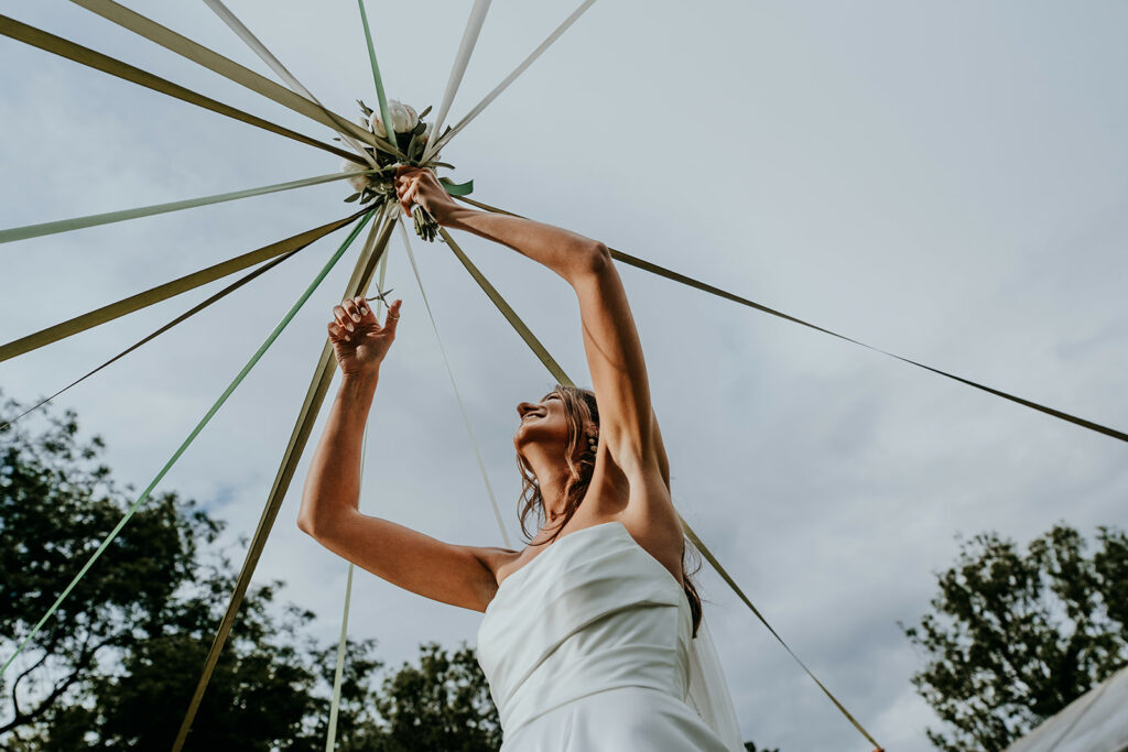 Alternative jeter de bouquet de la mariée, jeu du ruban